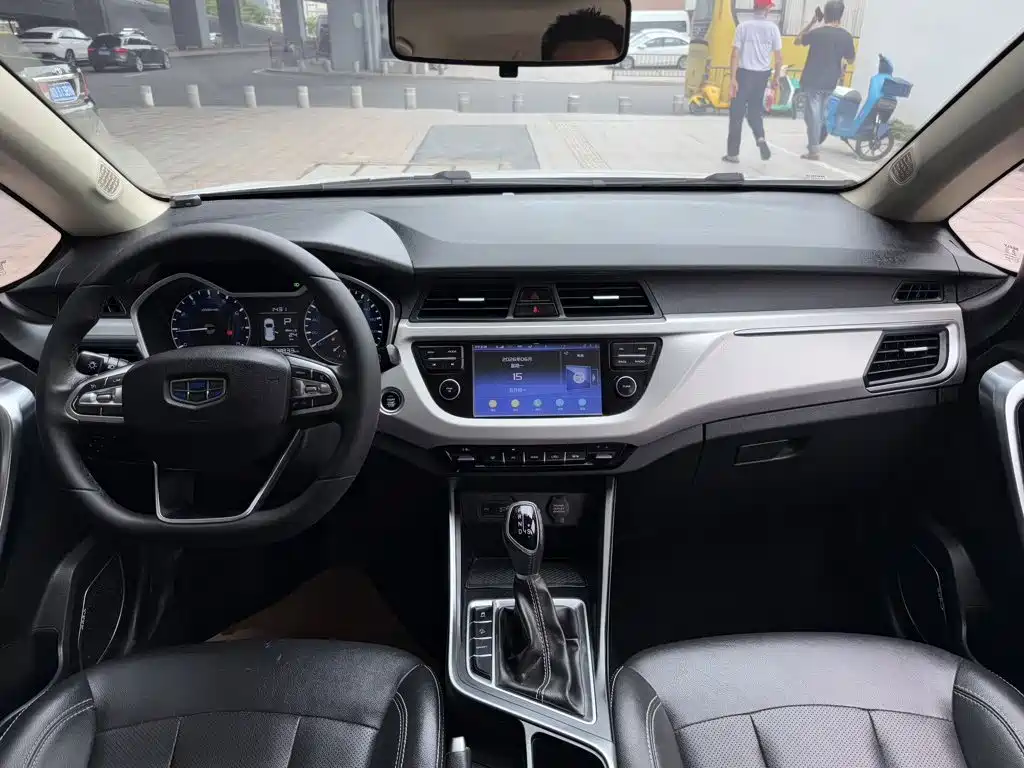 Geely Vision X3 2019 — фото 10