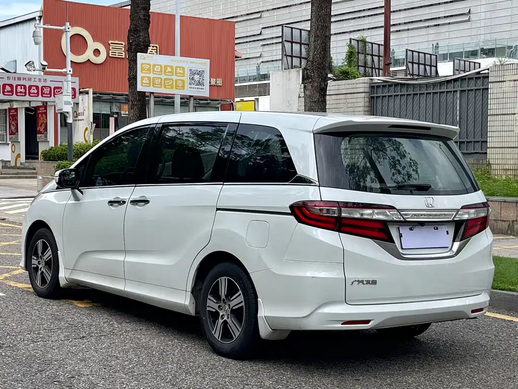 Honda Odyssey 2018 — фото 13