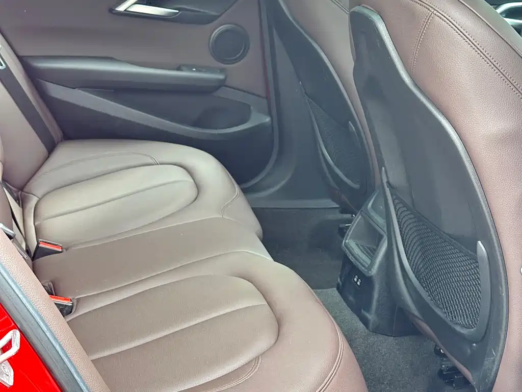 BMW 1 Series 2020 — фото 11
