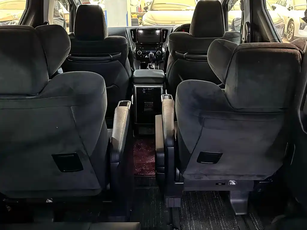Toyota Vellfire 2018 — фото 3
