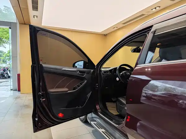 Dongfeng Scenery 580 2017