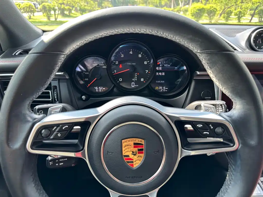 Porsche Macan 2020 — фото 13