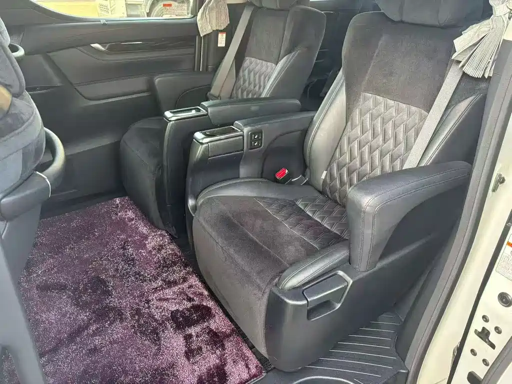 Toyota Vellfire 2018 — фото 11
