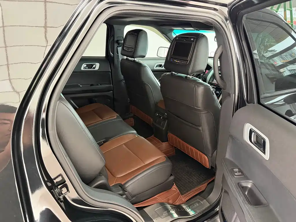 Ford Explorer 2015 — фото 11