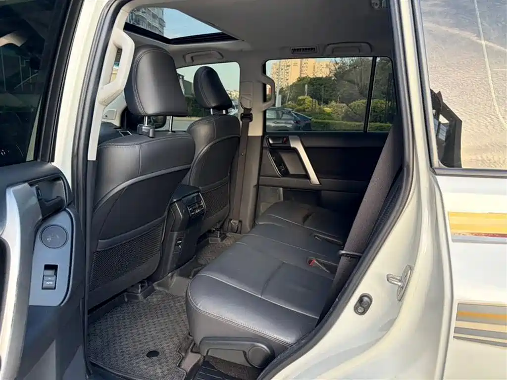 Toyota Prado 2017 — фото 6