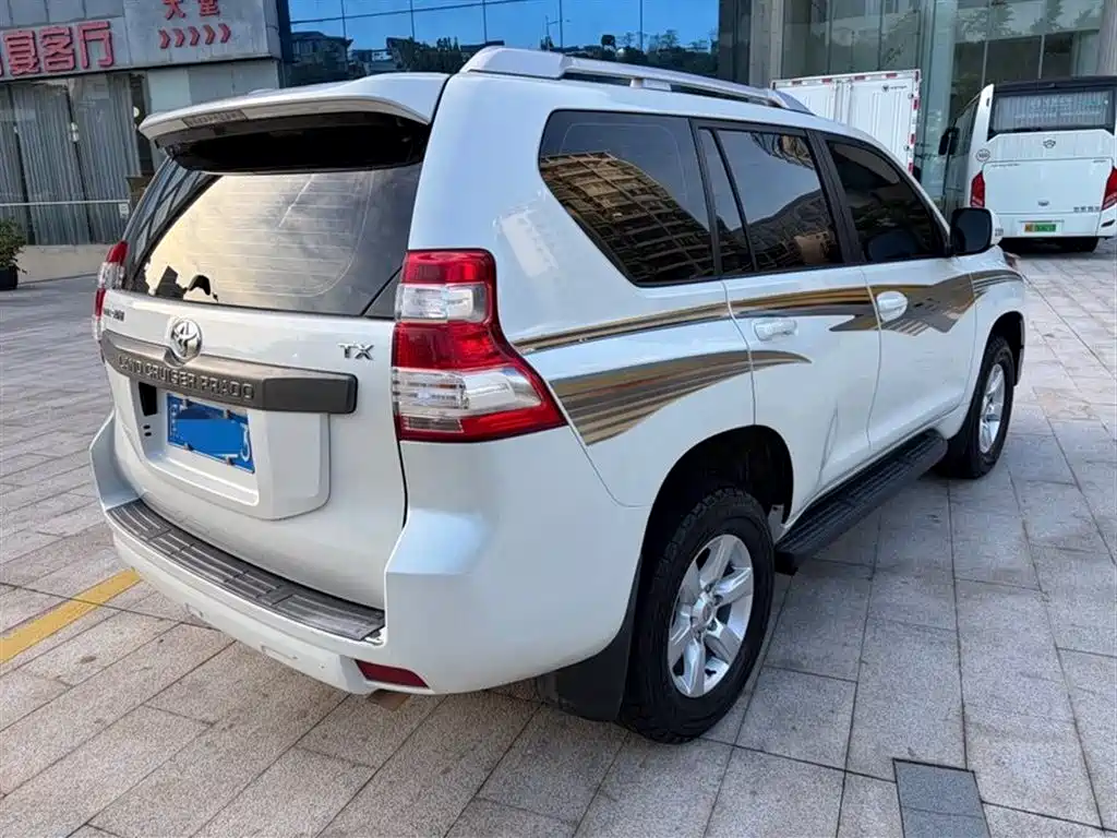 Toyota Prado 2017 — фото 9