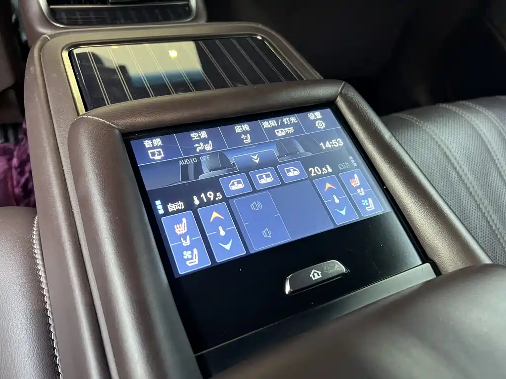 Lexus LS 2020 — фото 10