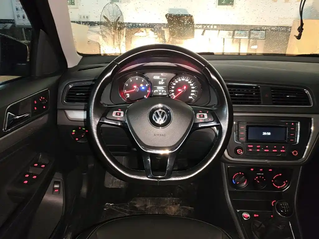 Volkswagen Lavida 2017 — фото 11