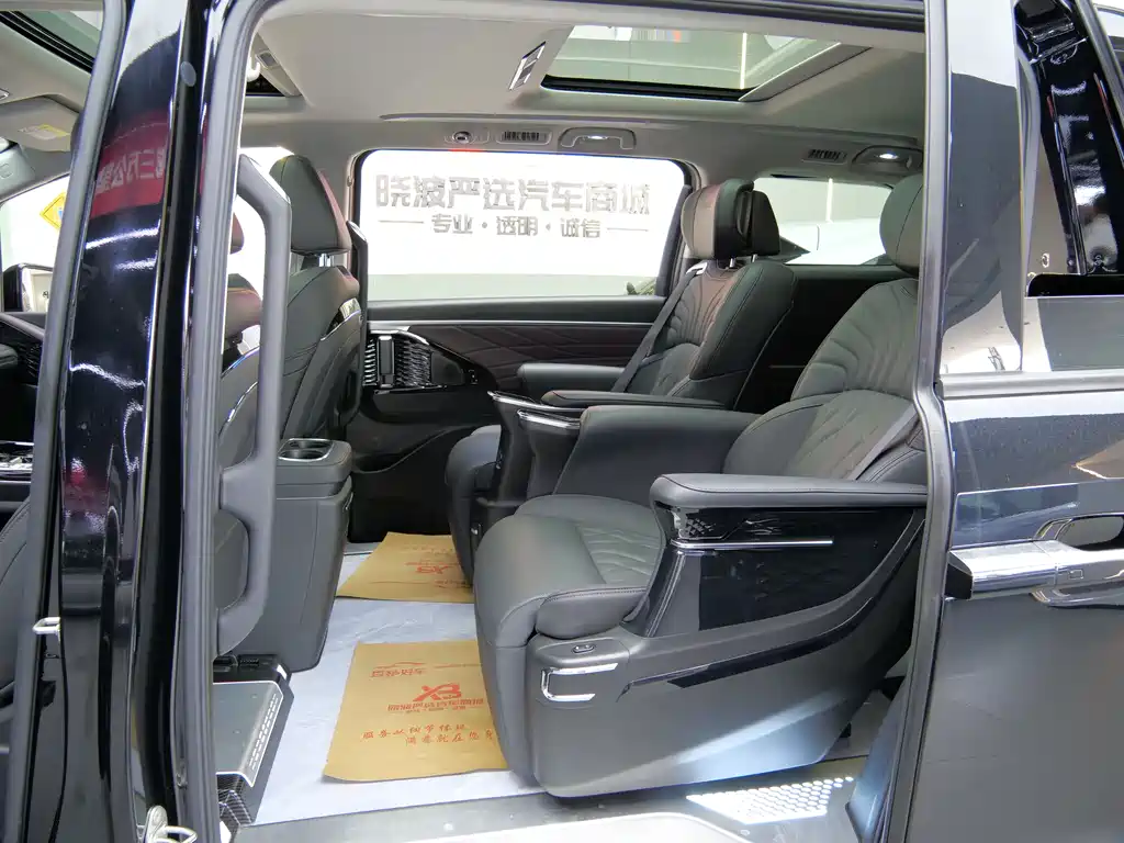 GAC Motor Trumpchi M8 2025 — фото 15