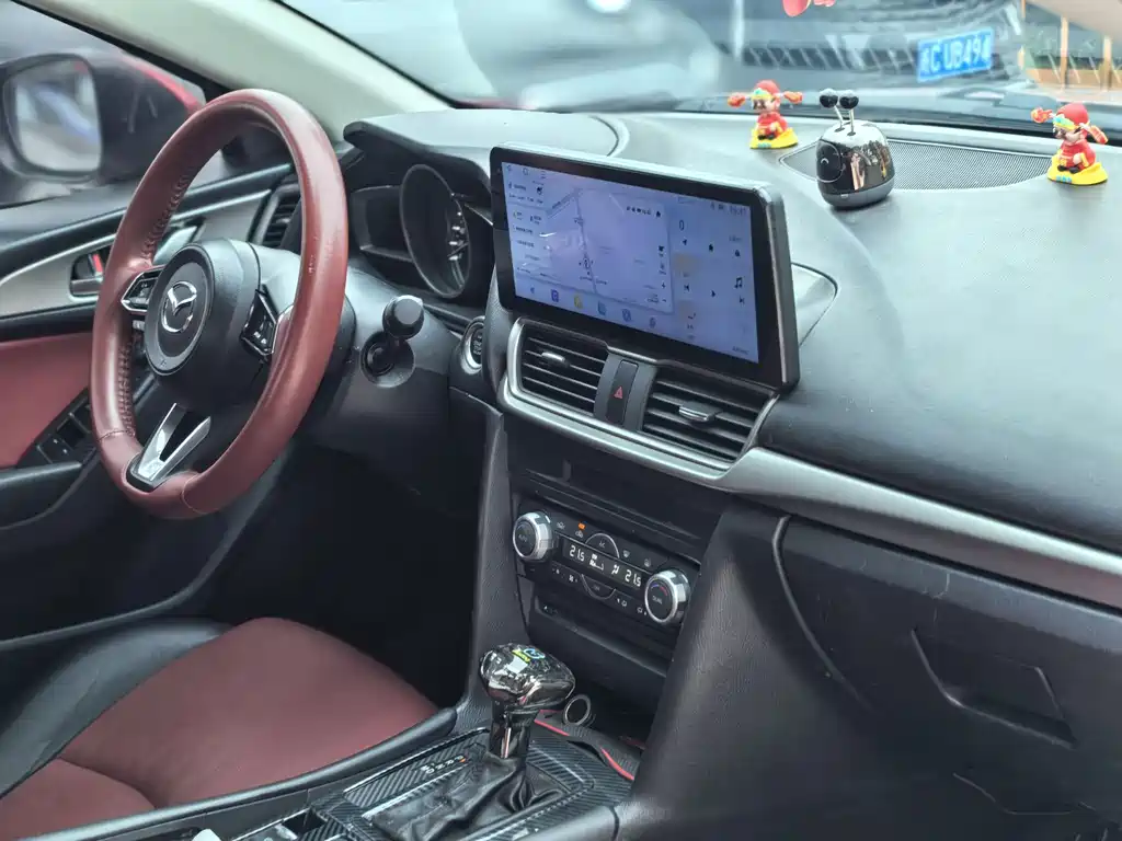 Mazda 3 Axela 2018 — фото 20