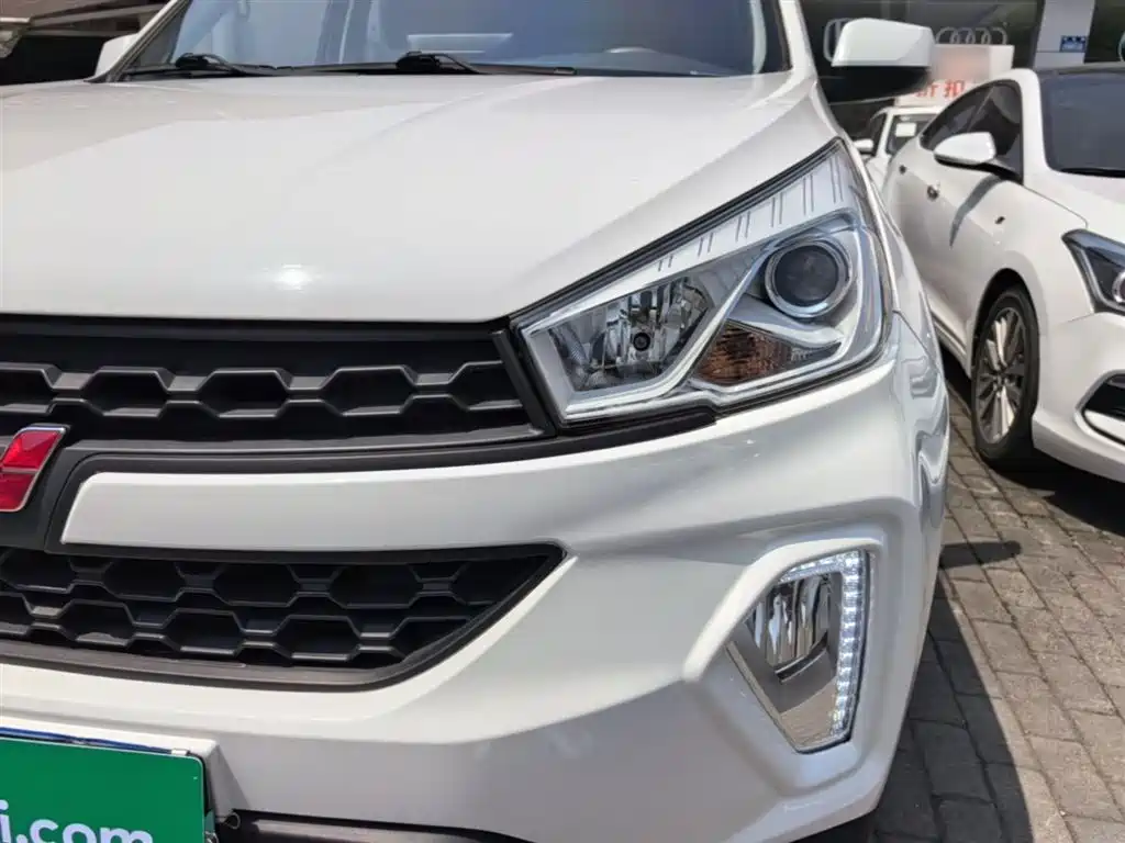 Wuling Hongguang S3 2018 — фото 24