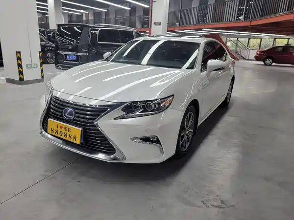 Lexus ES 2018