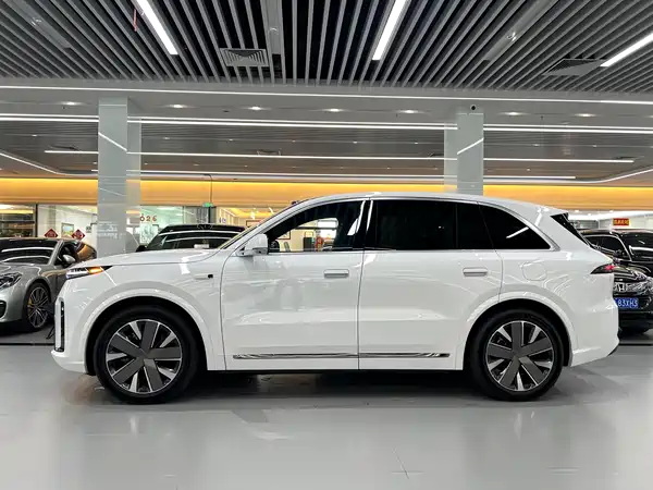 Li Auto L8 2026