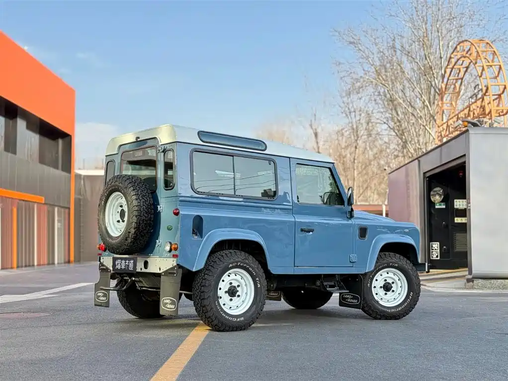 Land Rover Defender 2011 — фото 3
