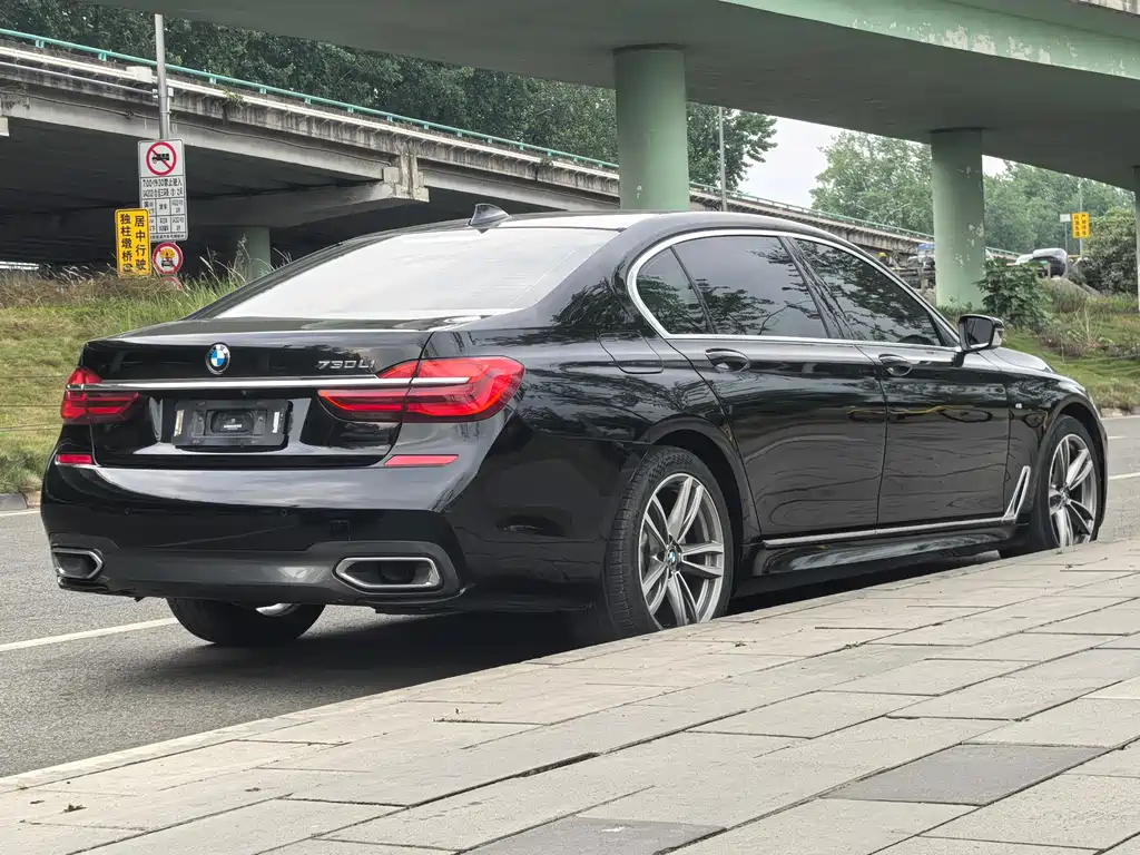 BMW 7 Series 2019 — фото 6