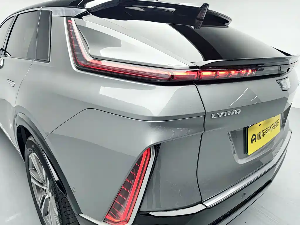 Cadillac Lyriq 2025 — фото 20
