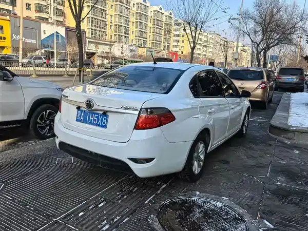 Brilliance H330 2014