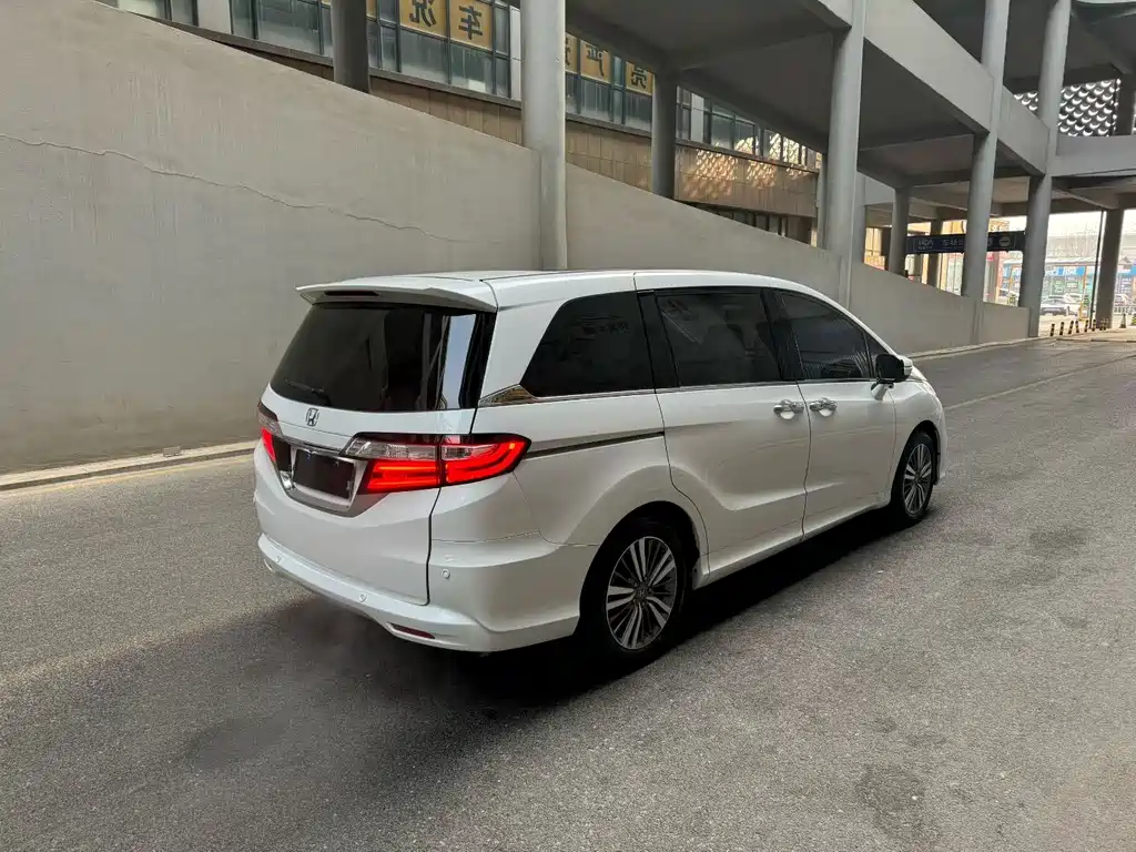 Honda Odyssey 2019 — фото 5
