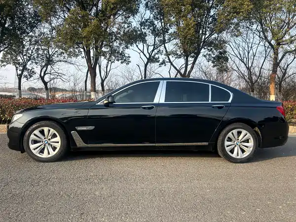 BMW 7 Series 2011