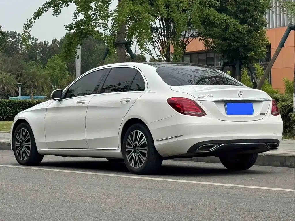 Mercedes-Benz C-Class 2018 — фото 17