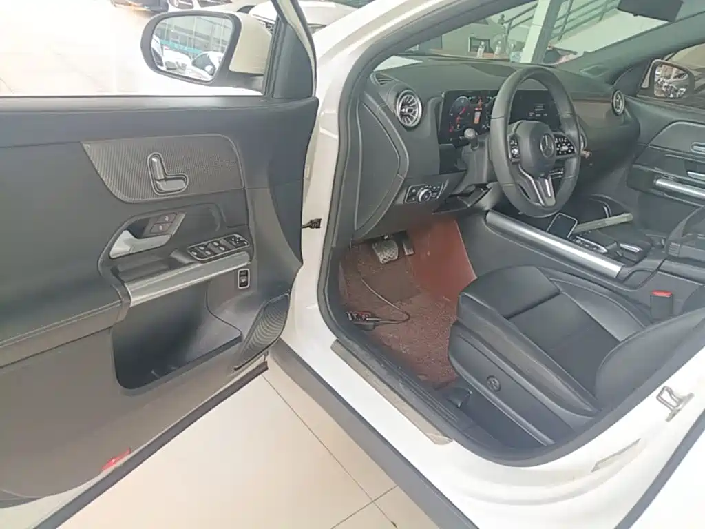 Mercedes-Benz GLA 2021 — фото 16