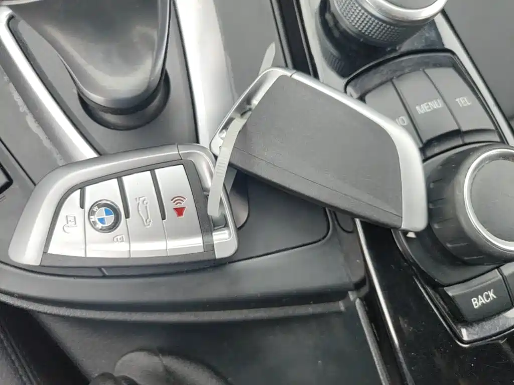 BMW 3 Series 2017 — фото 9