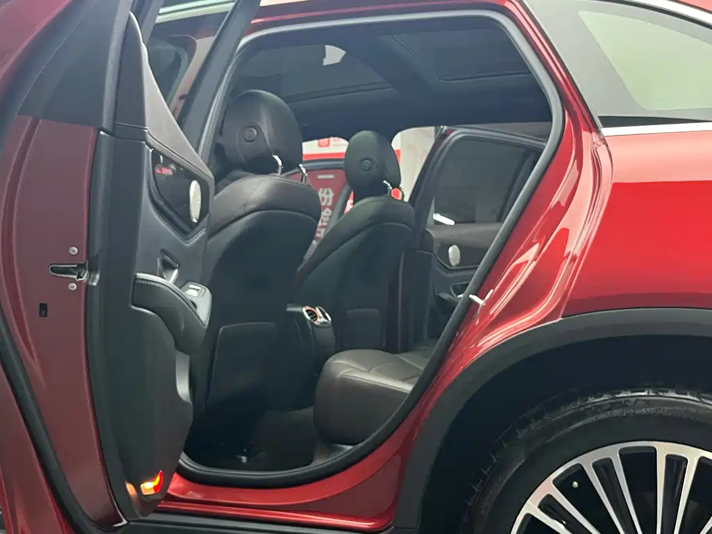 Mercedes-Benz GLC 2018 — фото 17