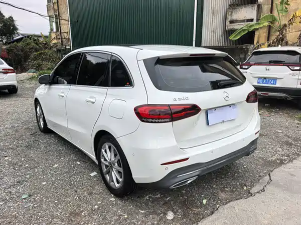 Mercedes-Benz B-Class 2021