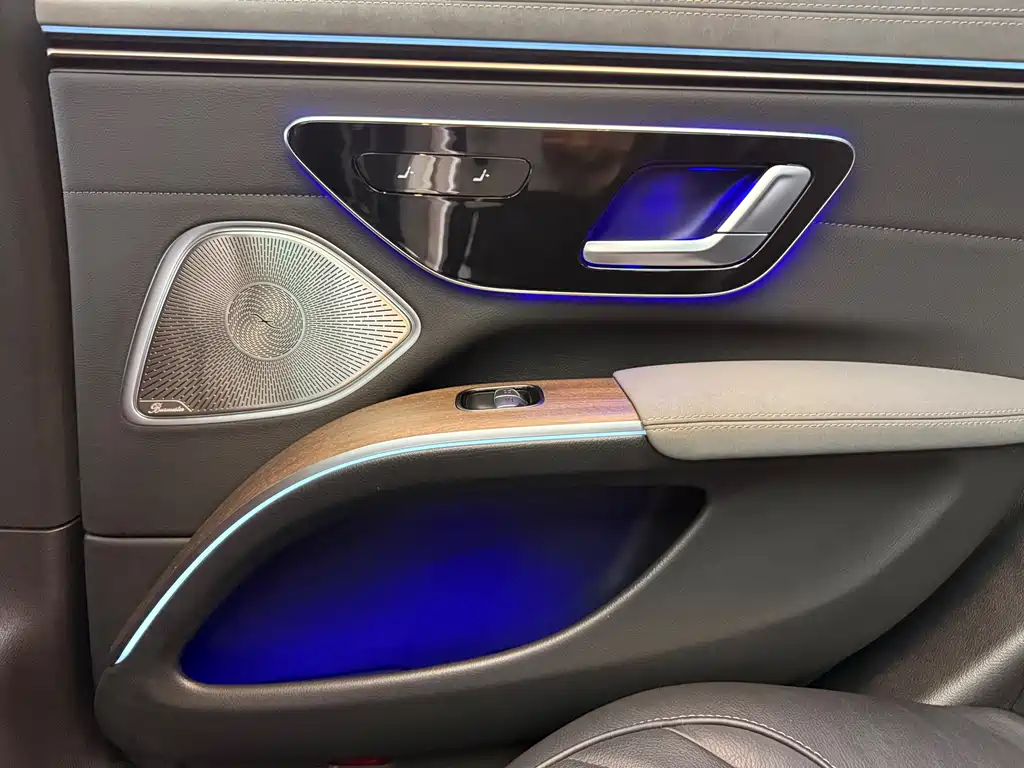 Mercedes-Benz EQS 2024 — фото 25