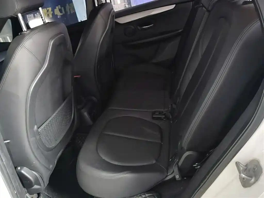 BMW 2 Series Active Tourer 2016 — фото 17