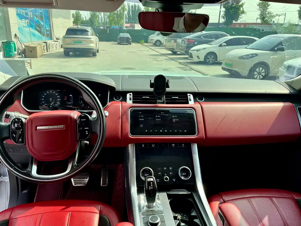 Land Rover Range Rover Sport 2018 — фото 11