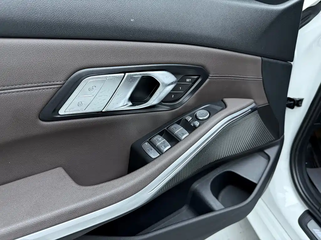 BMW 3 Series 2020 — фото 19
