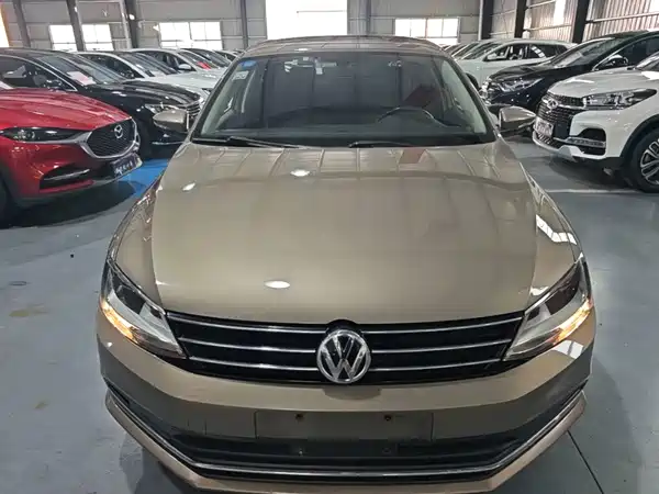 Volkswagen Sagitar 2018