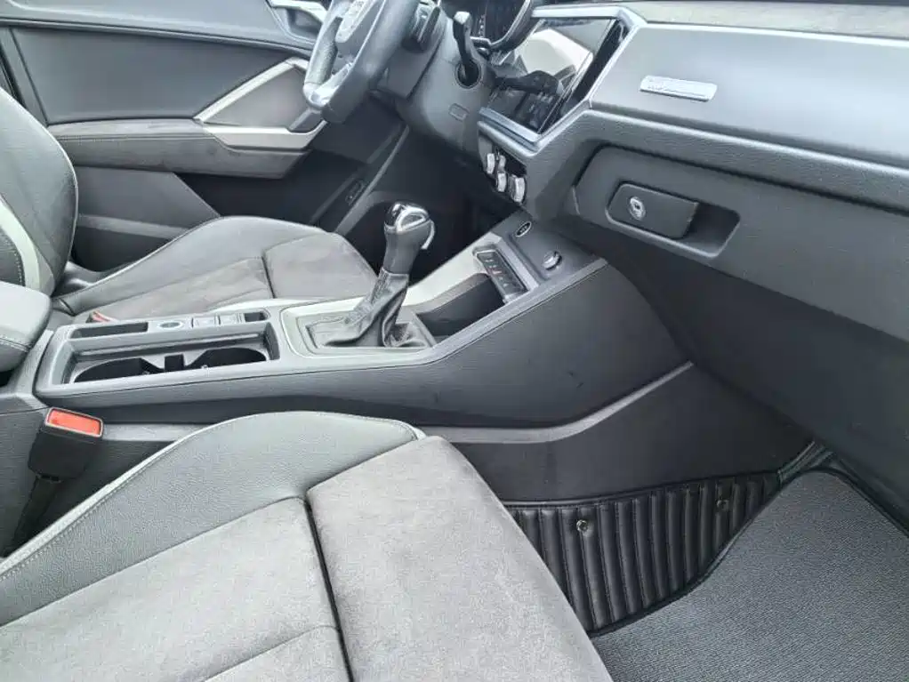 Audi Q3 2023 — фото 15