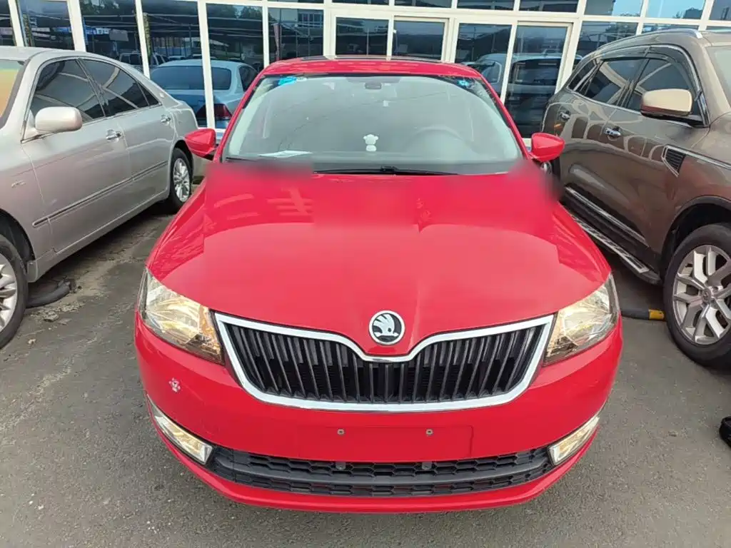 Skoda Rapid Spaceback 2016 — фото 3