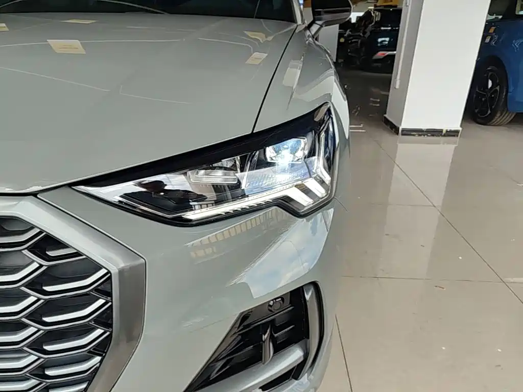 Audi Q3 Sportback 2025 — фото 24