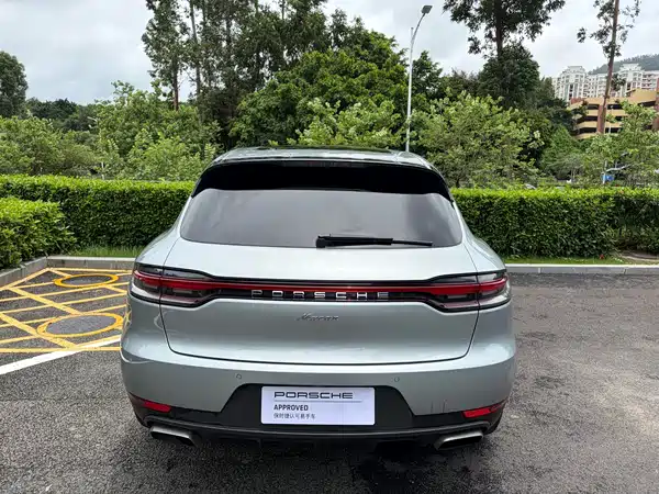 Porsche Macan 2021