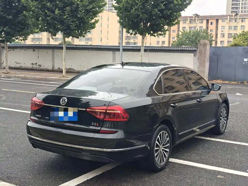Volkswagen Passat 2019 — фото 10