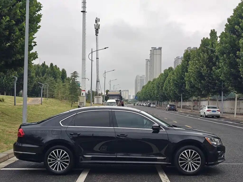 Volkswagen Passat 2019 — фото 12