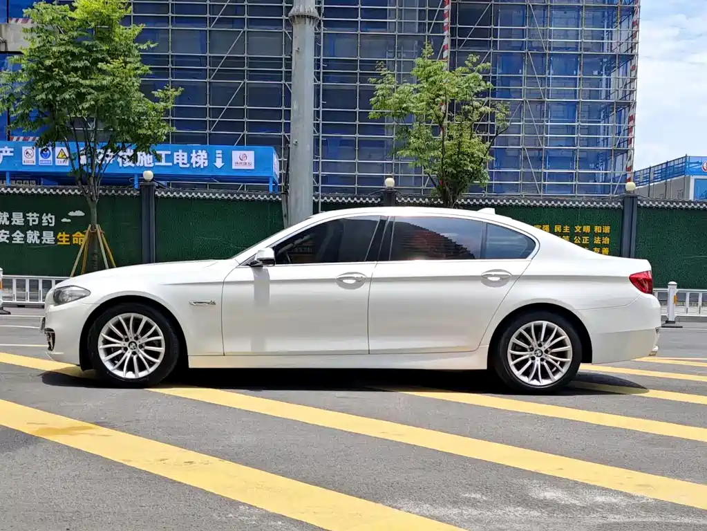 BMW 5 Series 2016 — фото 2