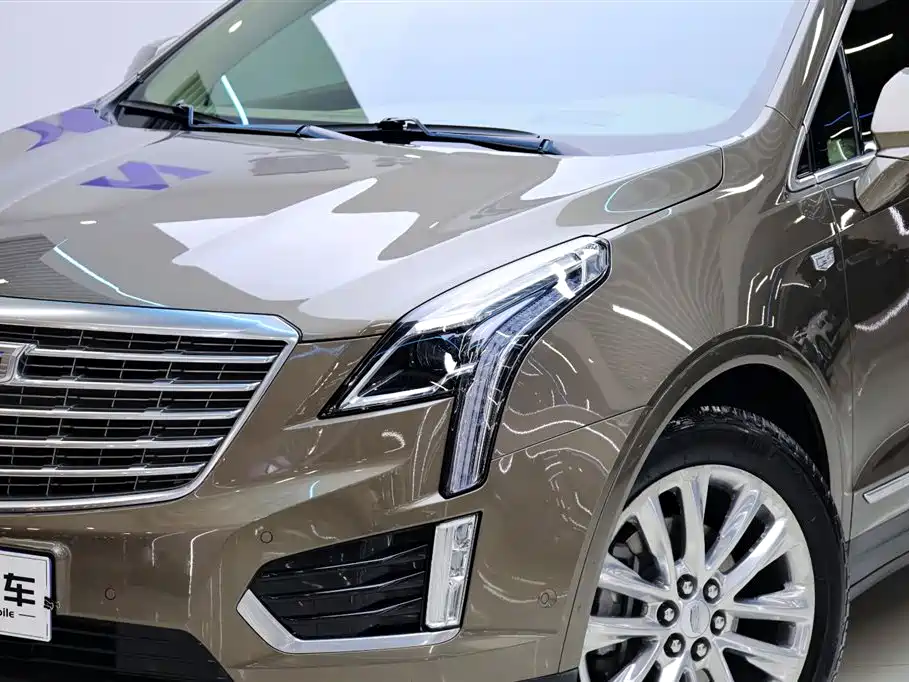 Cadillac XT5 2017 — фото 10