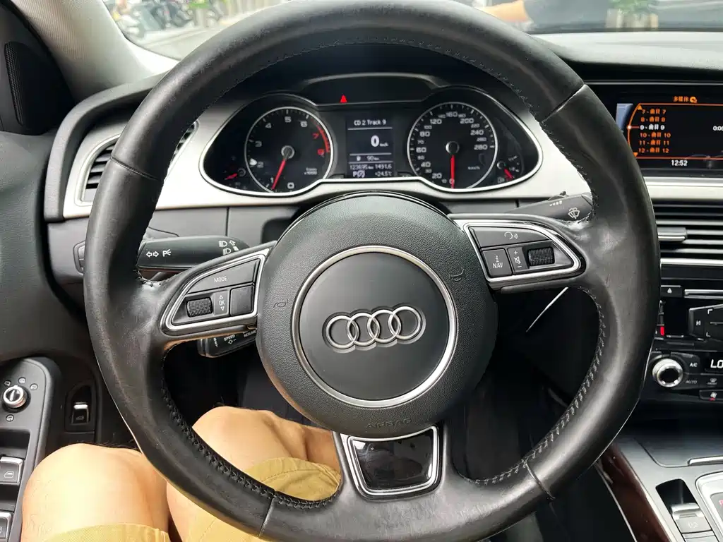 Audi A4L 2015 — фото 11