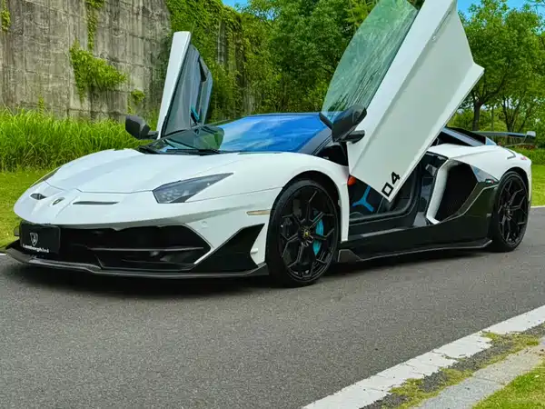 Lamborghini Aventador 2012