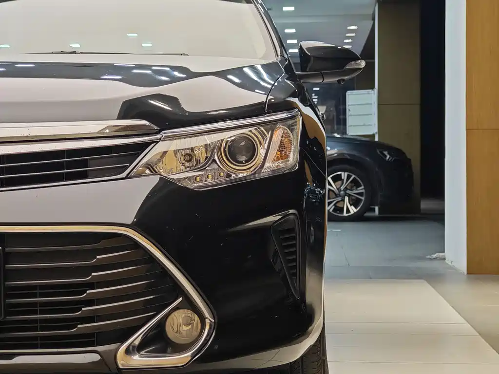 Toyota Camry 2016 — фото 2