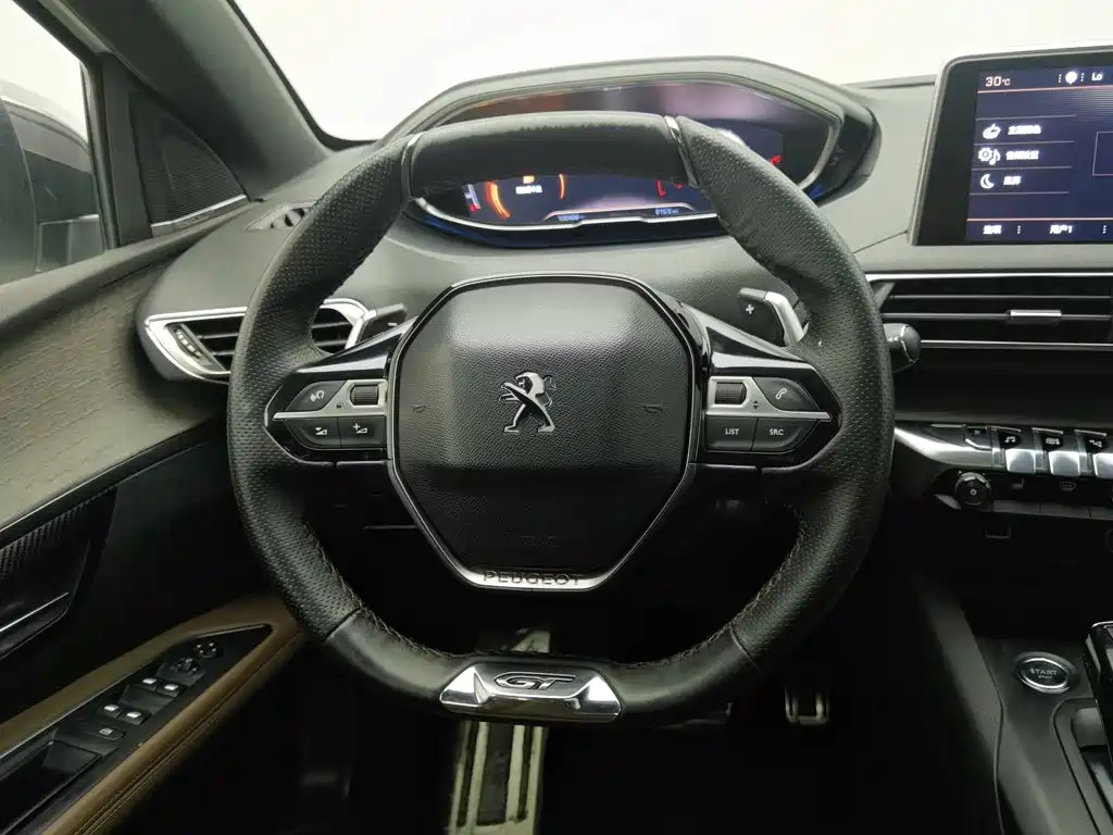 Peugeot 5008 2017 — фото 11