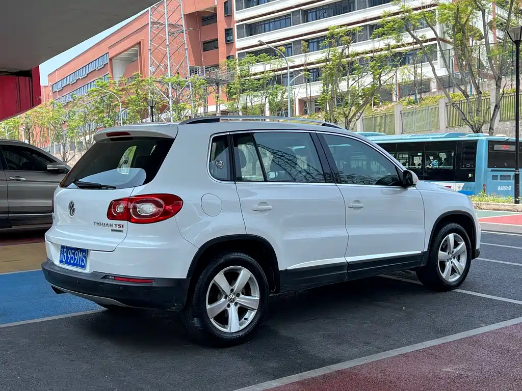 Volkswagen Tiguan 2013 — фото 6