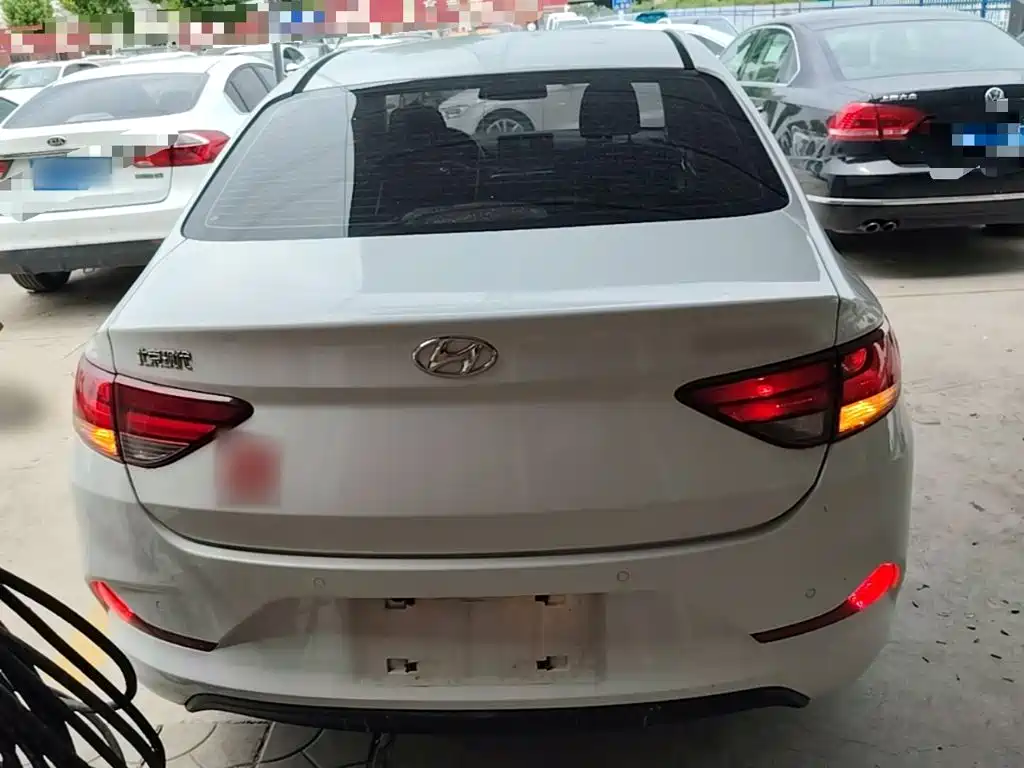 Hyundai Elantra 2017 — фото 6
