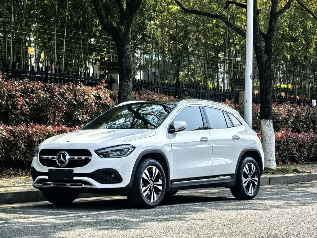 Mercedes-Benz GLA 2023 — фото 1