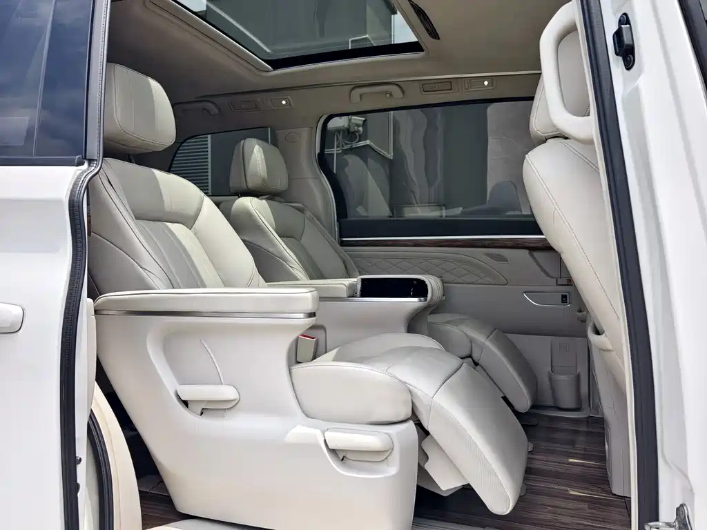 GAC Motor Trumpchi M8 2018 — фото 9