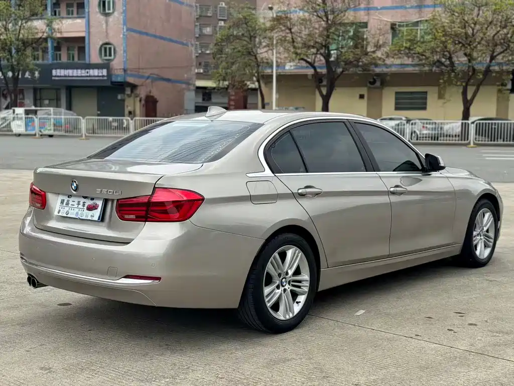 BMW 3 Series 2017 — фото 9